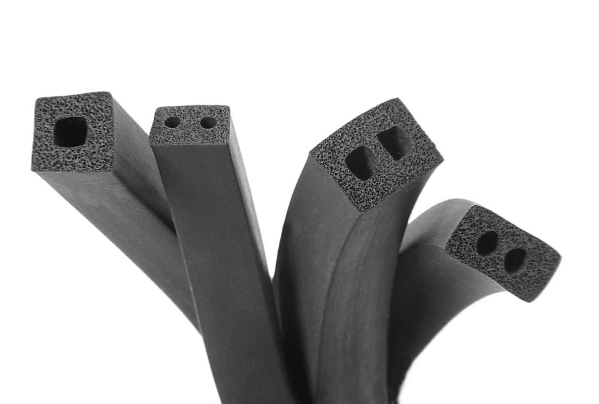 Extruded sponge rubber seal
