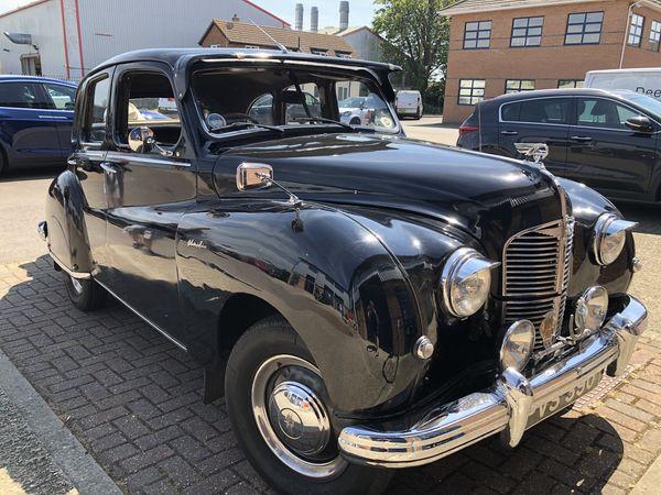Photograph of the front of an Austin A70